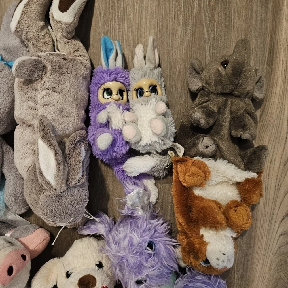 Lot Of 8 Stuffed Animal Toys